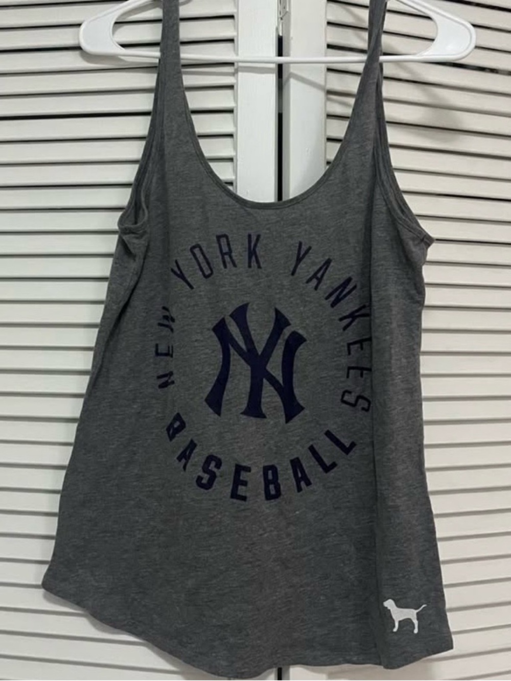 PINK Victoria's Secret Gray New York Yankees Tank with Navy Logo
